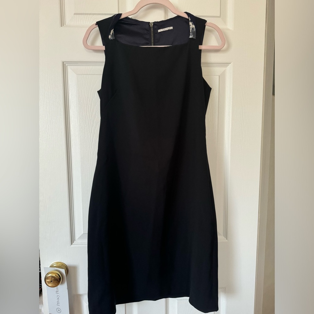 Tahari Navy Blue size 4 A line dress/pencil style